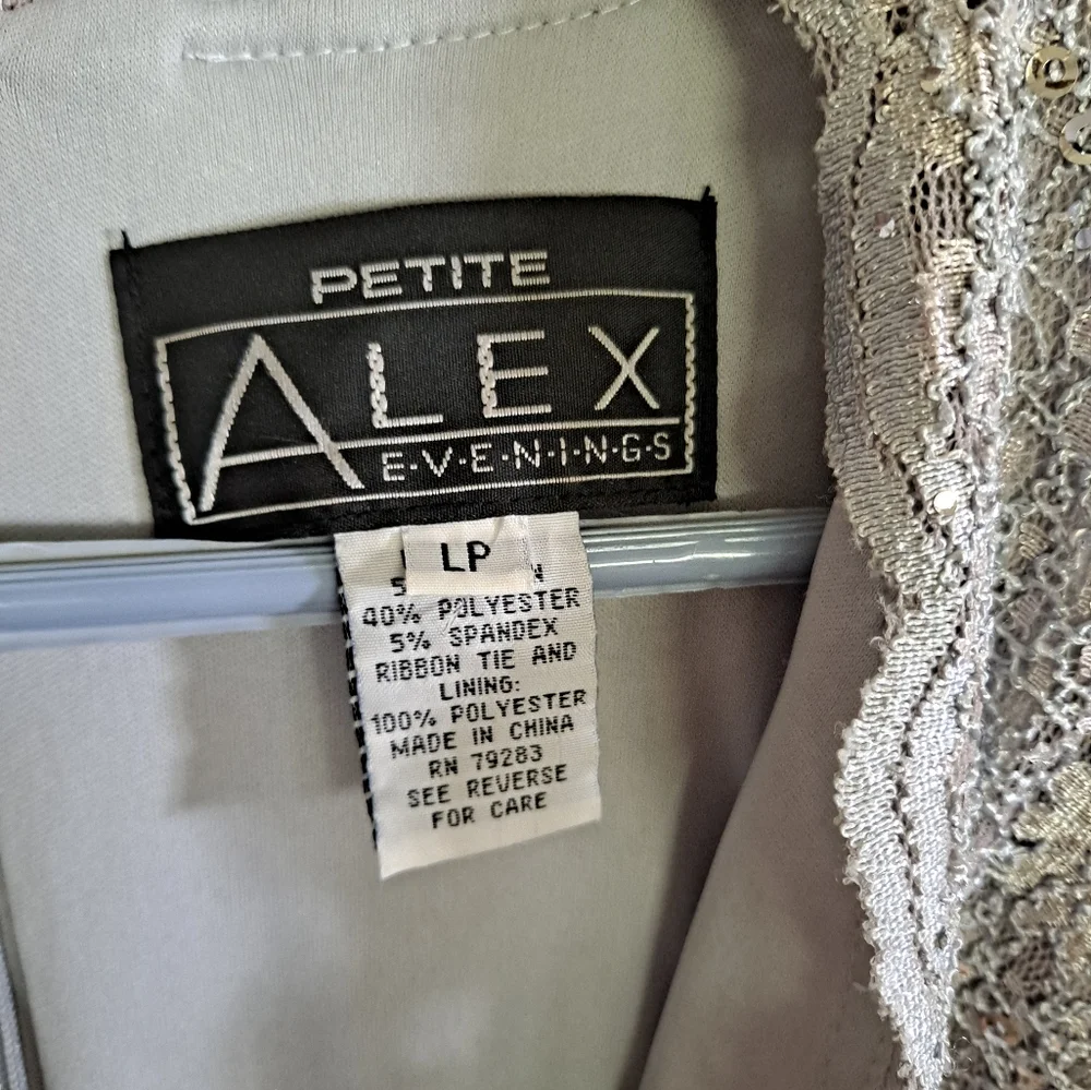 Petite Alex Evenings purple v neck bedazzled lace tie waist top/blouse - Picture 3 of 6